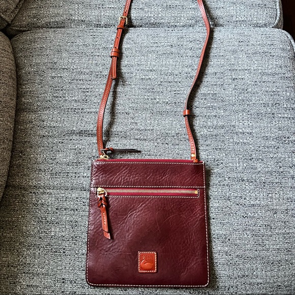 Dooney & Bourke messenger bag - Picture 2 of 5